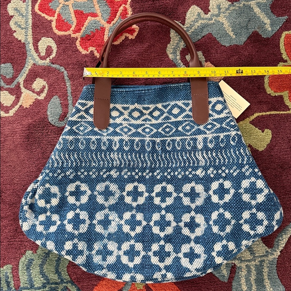 Indio dyed “Kumba Tote”. Large shopping, picnic or beach bag. New with tags! - Picture 11 of 12